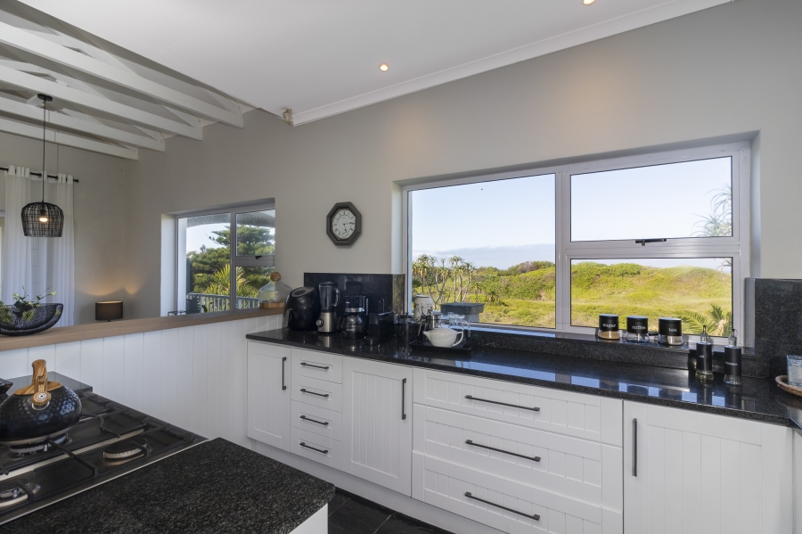 5 Bedroom Property for Sale in West Beach Eastern Cape